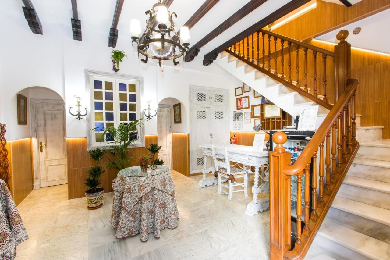Hostal La Estrella Марбелья Екстер'єр фото